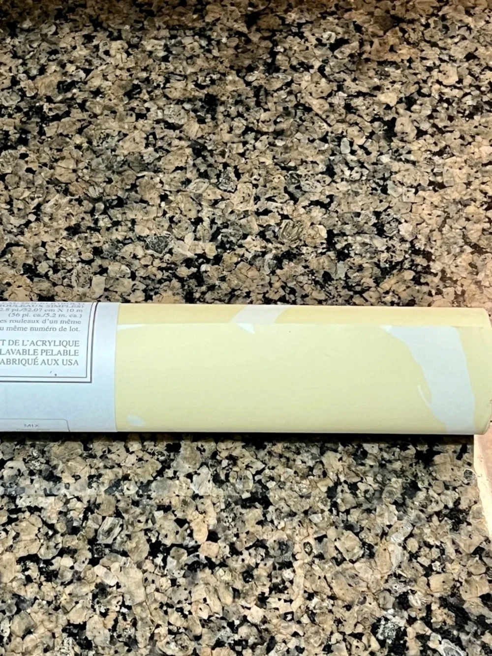 Sandpiper Studios Fresh Floral Wallpaper - 1 Bolt = 2 Single Rolls